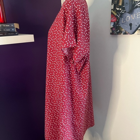 7 for $30 Plus Size Emery Rose Heart Print Dress - Picture 5 of 9